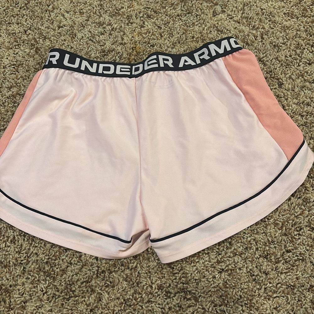 Under Armor Shorts - Picture 2 of 4